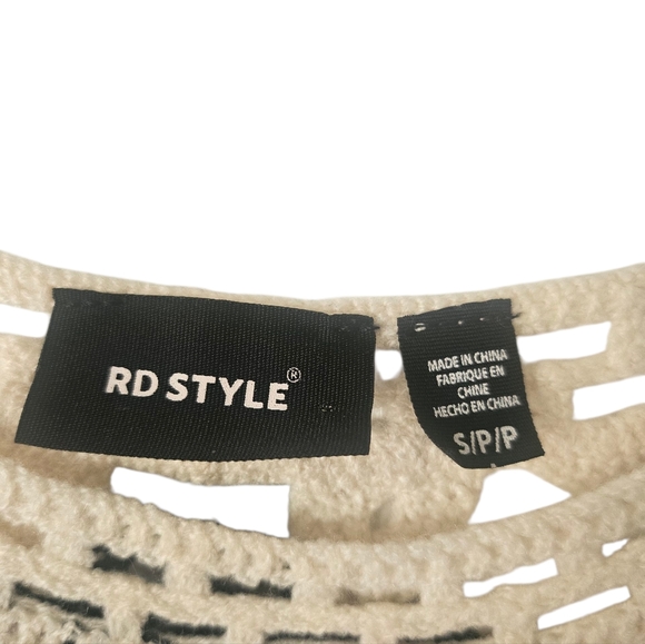 RD Style The Yenia Boho Goth Cropped Crochet Cream Black Floral Sweater, Size S - Picture 3 of 9